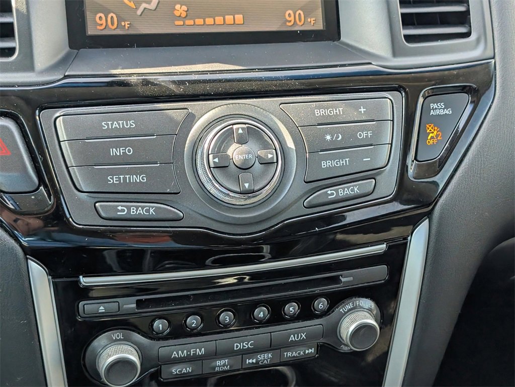 Used 2015 Nissan Pathfinder SV image 28