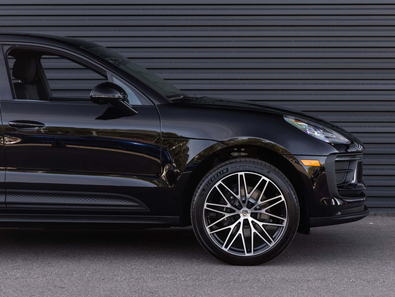 New 2026 Porsche Macan AWD/4WD image 9