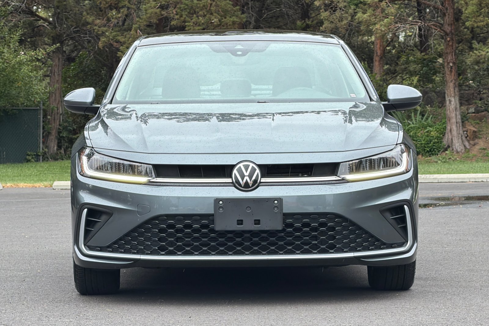 Used 2025 Volkswagen Jetta SE FWD image 9