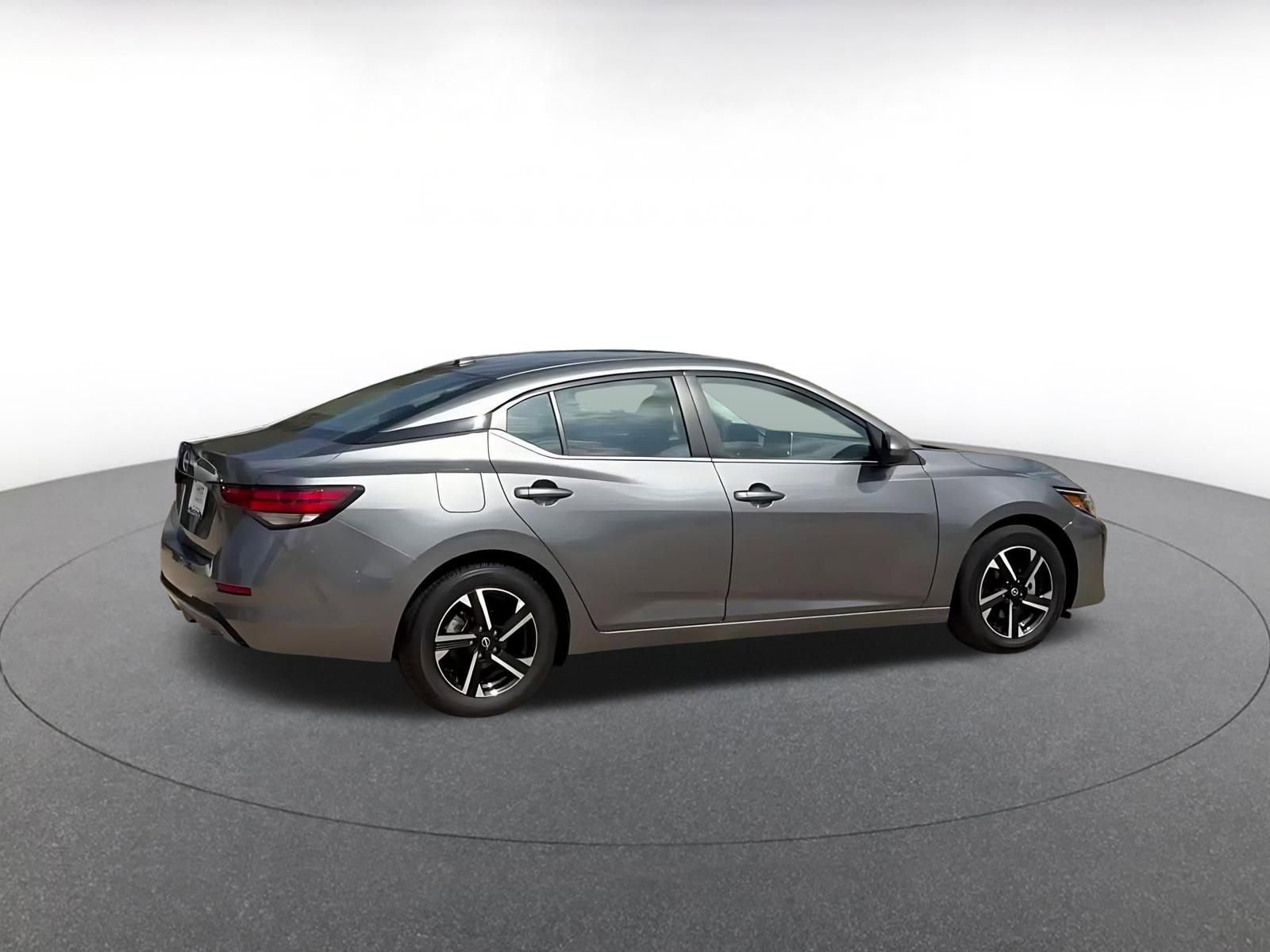 Used 2025 Nissan Sentra SV image 14