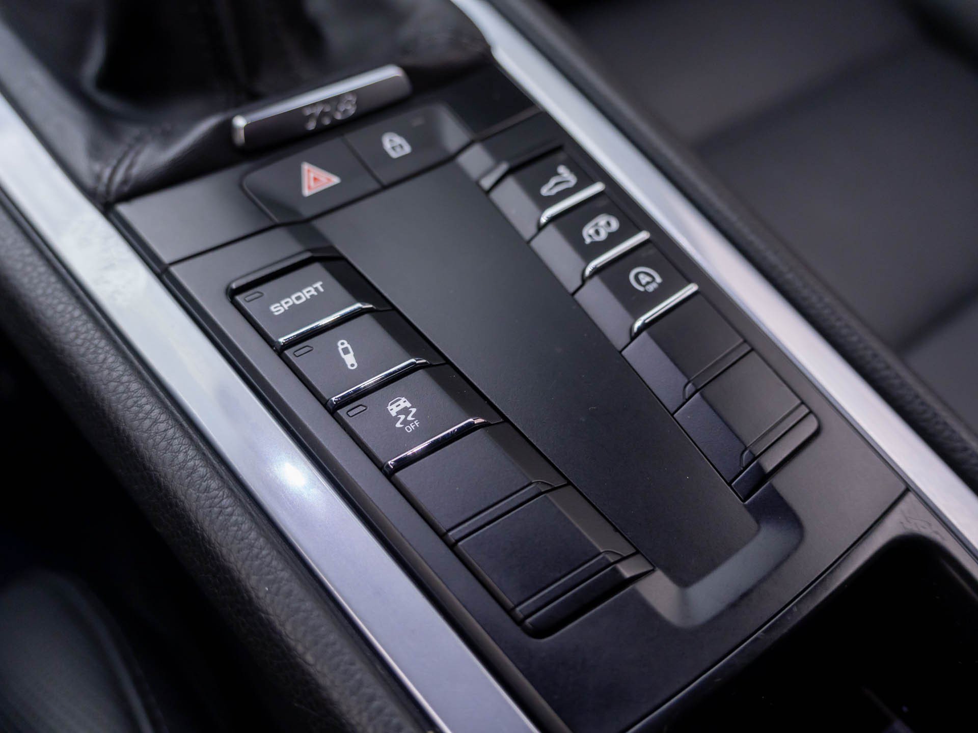 Used 2024 Porsche 718 Cayman RWD image 19
