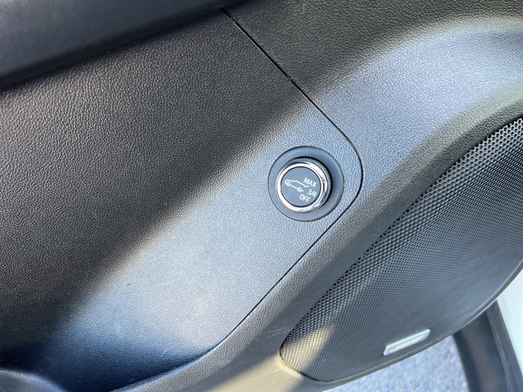 Used 2023 GMC Acadia AT4 w/ Preferred Package image 23