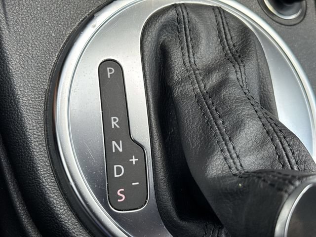 Used 2015 Volkswagen Beetle R-Line FWD image 25