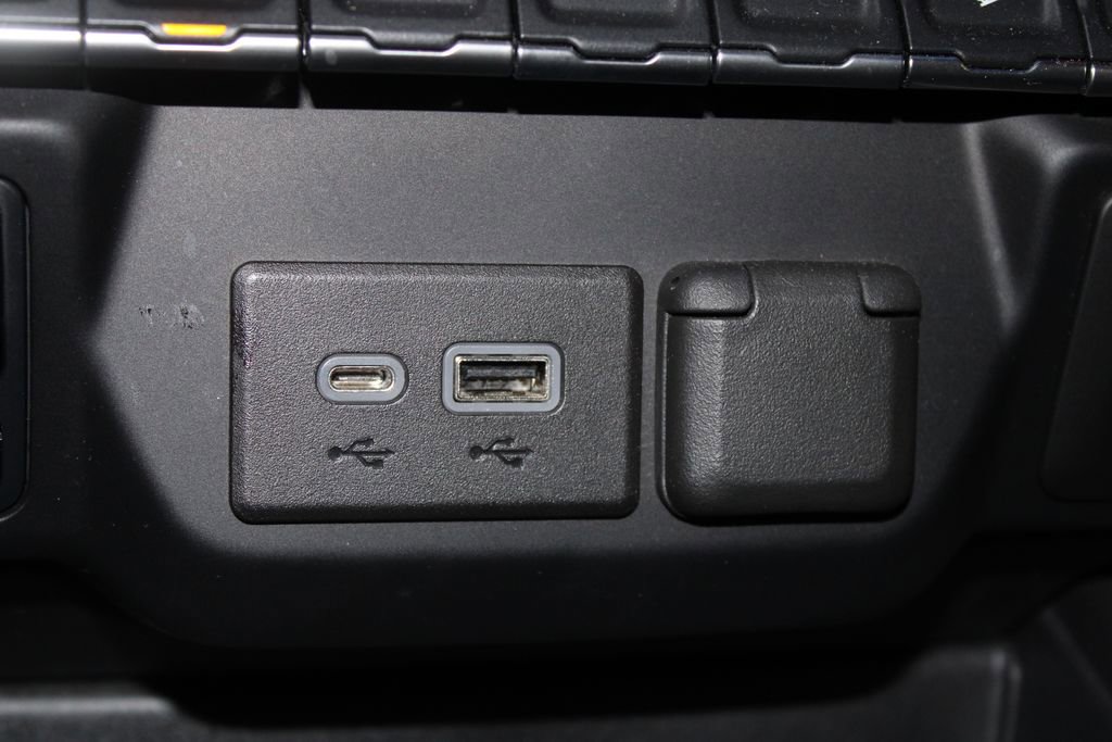 Used 2022 Chevrolet Silverado 1500 RST image 46