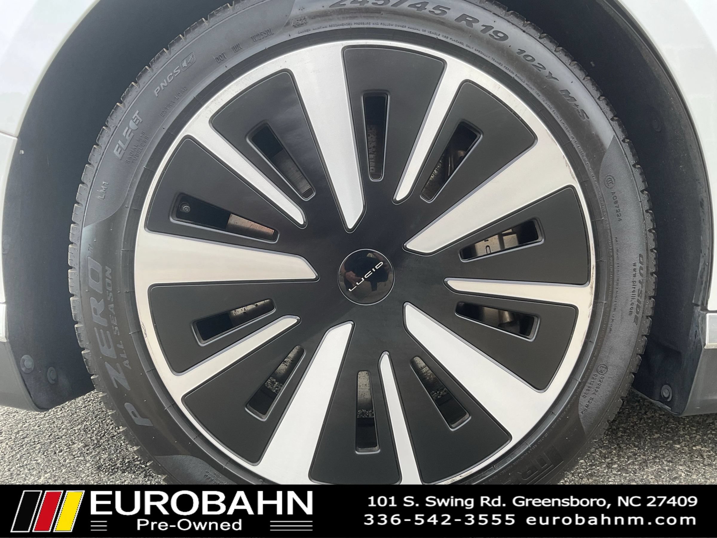 Used 2024 Lucid Air Pure RWD image 31