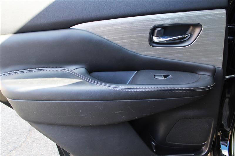 Used 2015 Nissan Murano SL w/ Cargo Package image 25