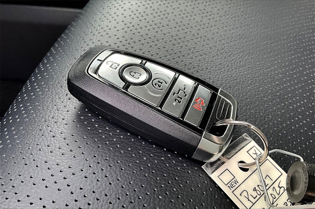 Certified 2025 Ford F250 Lariat image 11