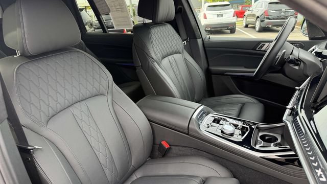 Used 2024 BMW X7 xDrive40i w/ Executive Package AWD/4WD image 57