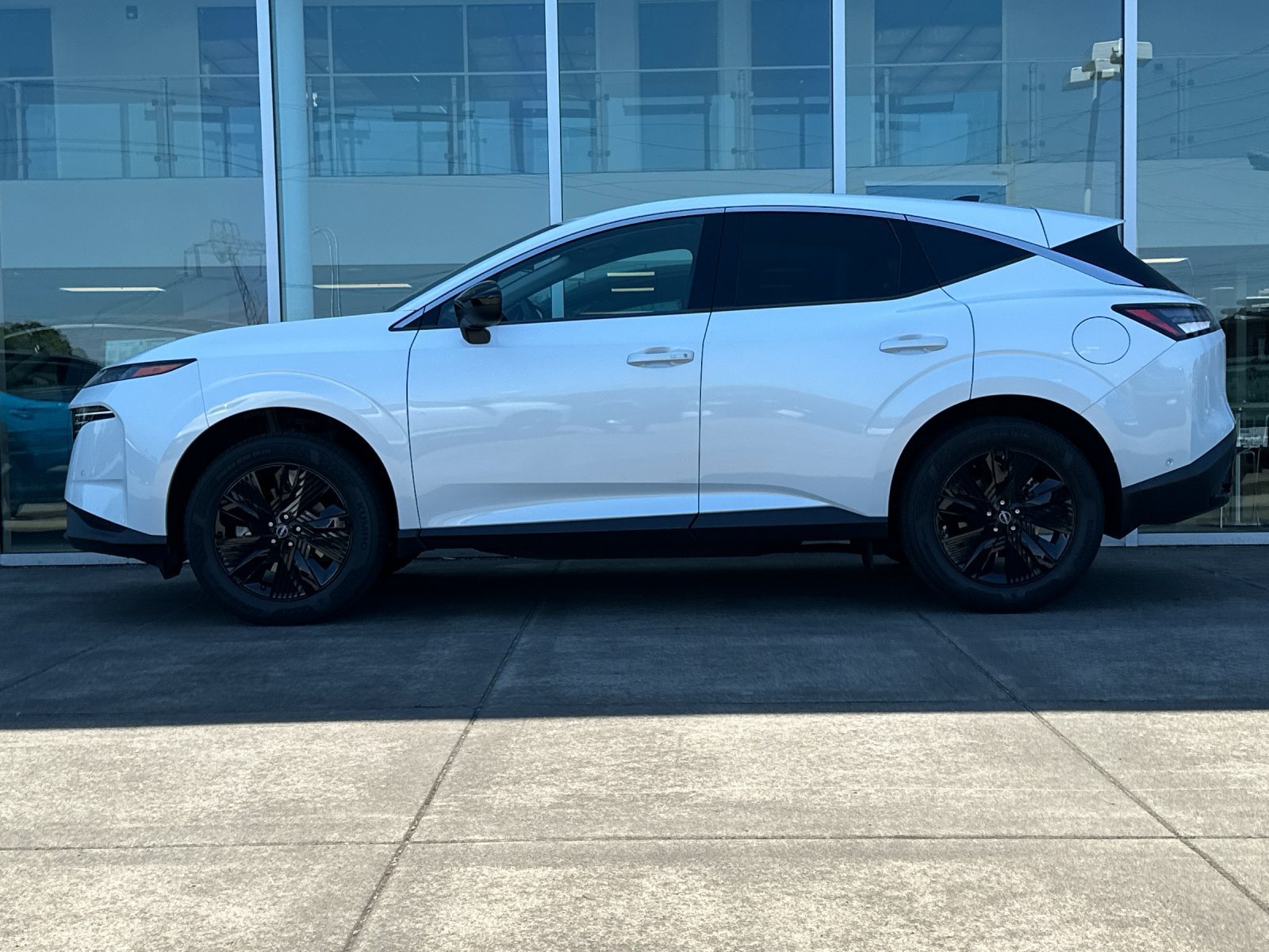 Certified 2025 Nissan Murano SV AWD/4WD image 7