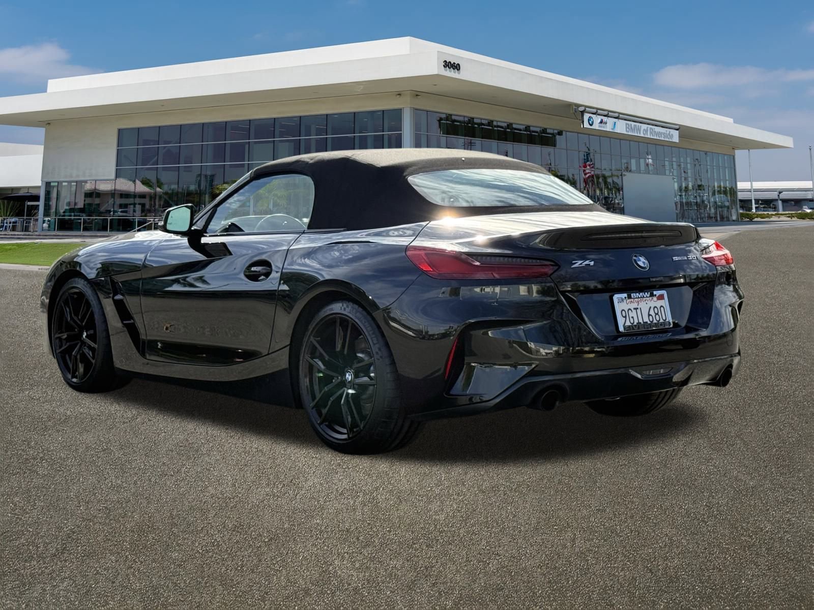Certified 2023 BMW Z4 sDrive30i w/ Shadowloine Package image 8