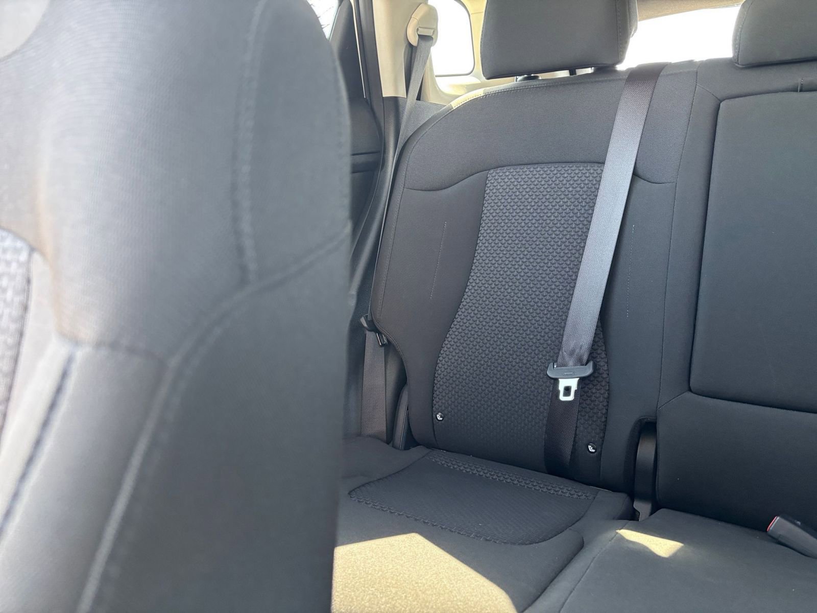Used 2025 Kia Sportage LX FWD image 38