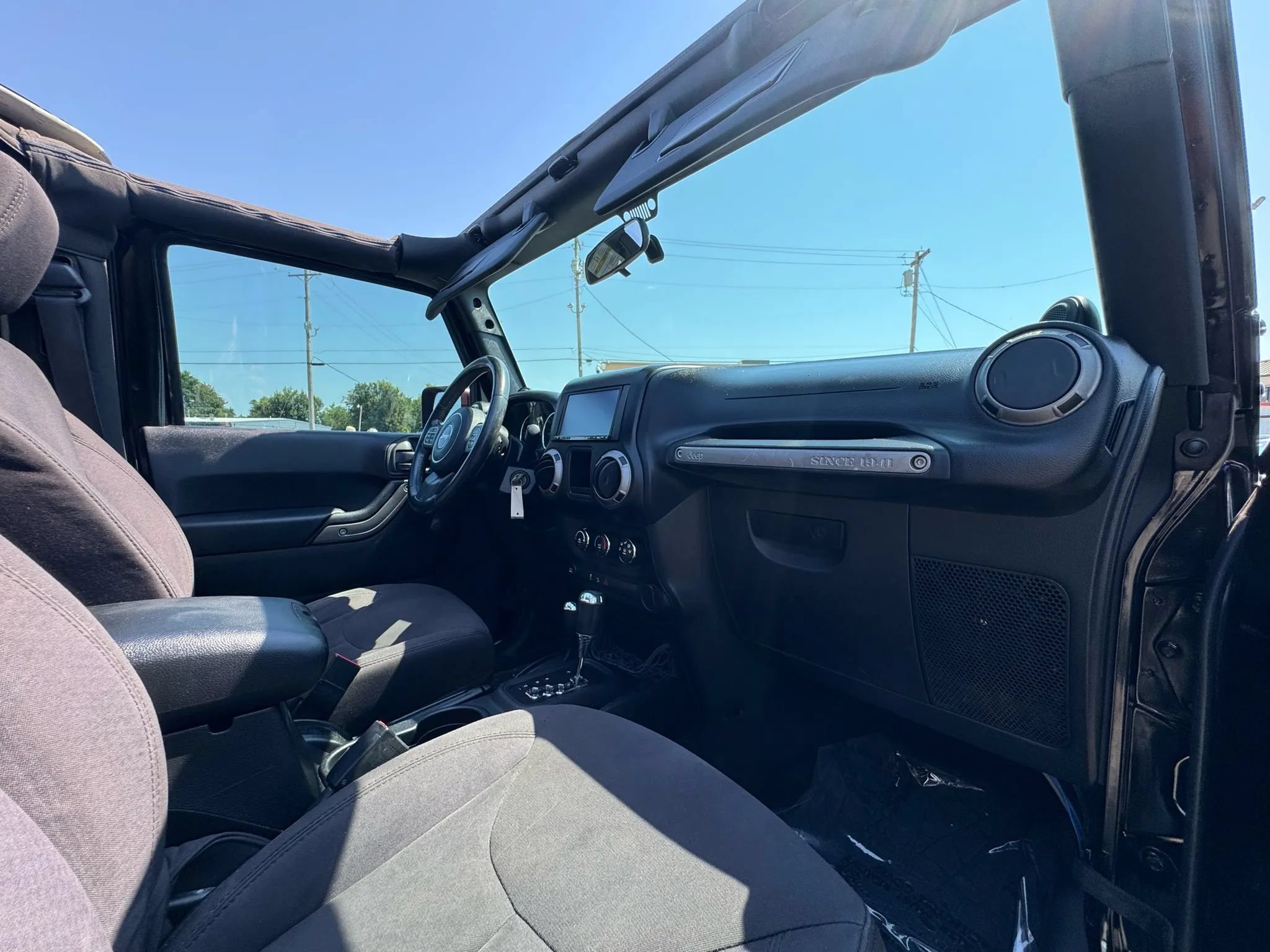 Used 2014 Jeep Wrangler Sport w/ Connectivity Group AWD/4WD image 26