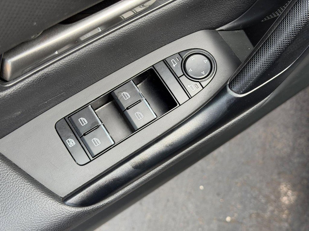 Used 2025 MAZDA CX-50 AWD 2.5 S w/ Premium Package image 15