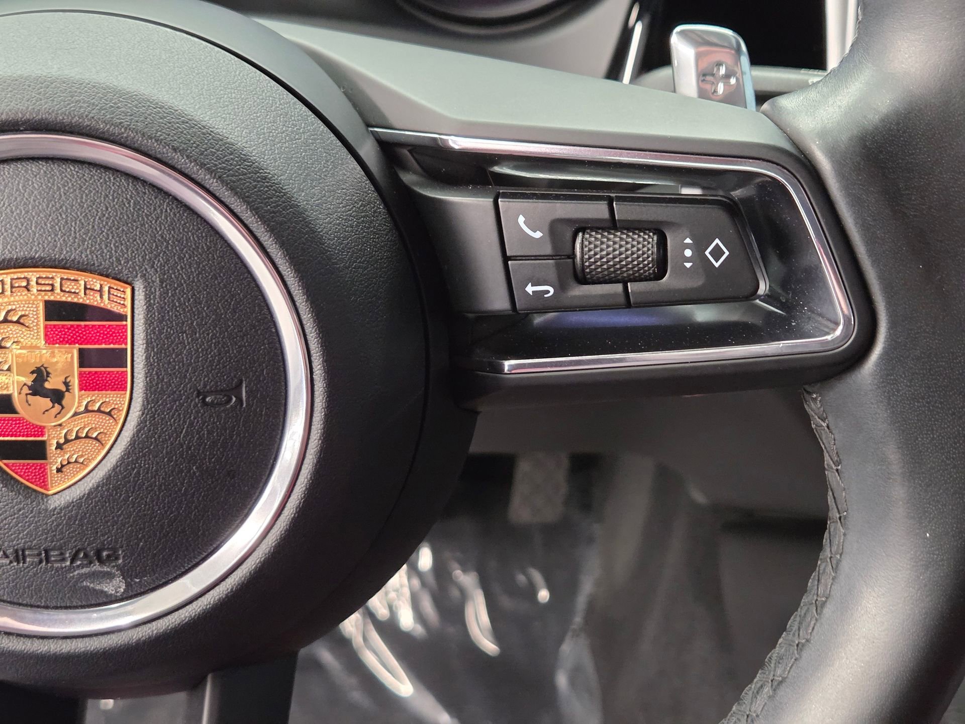 Certified 2022 Porsche Macan AWD/4WD image 20