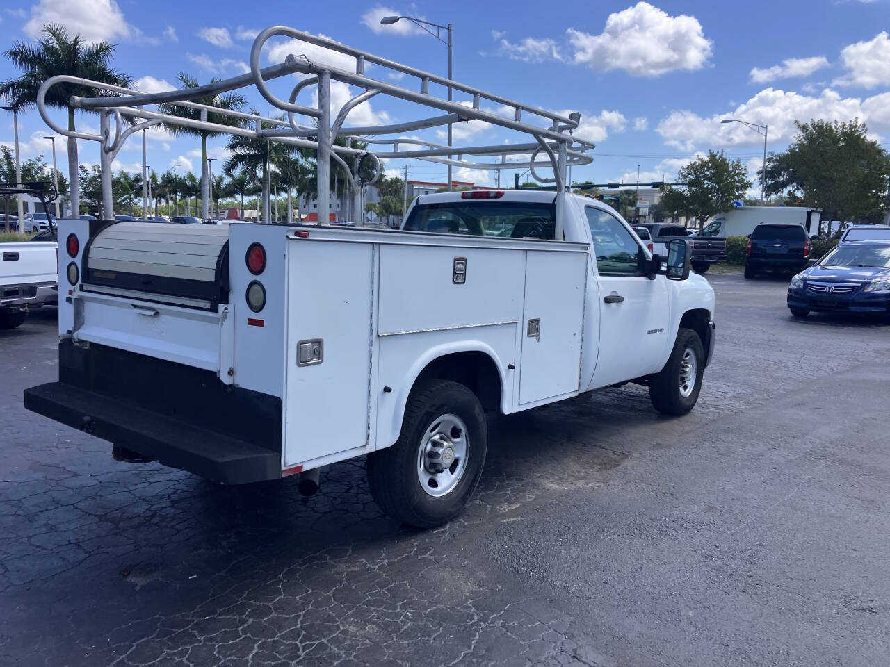 Used 2010 Chevrolet Silverado 2500 W/T RWD image 4