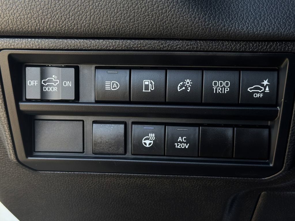 Used 2024 Toyota Tundra Limited AWD/4WD image 25