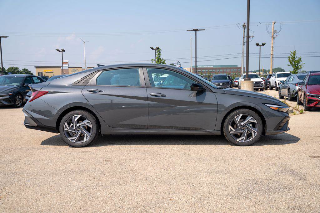 New 2025 Hyundai Elantra Sport image 8