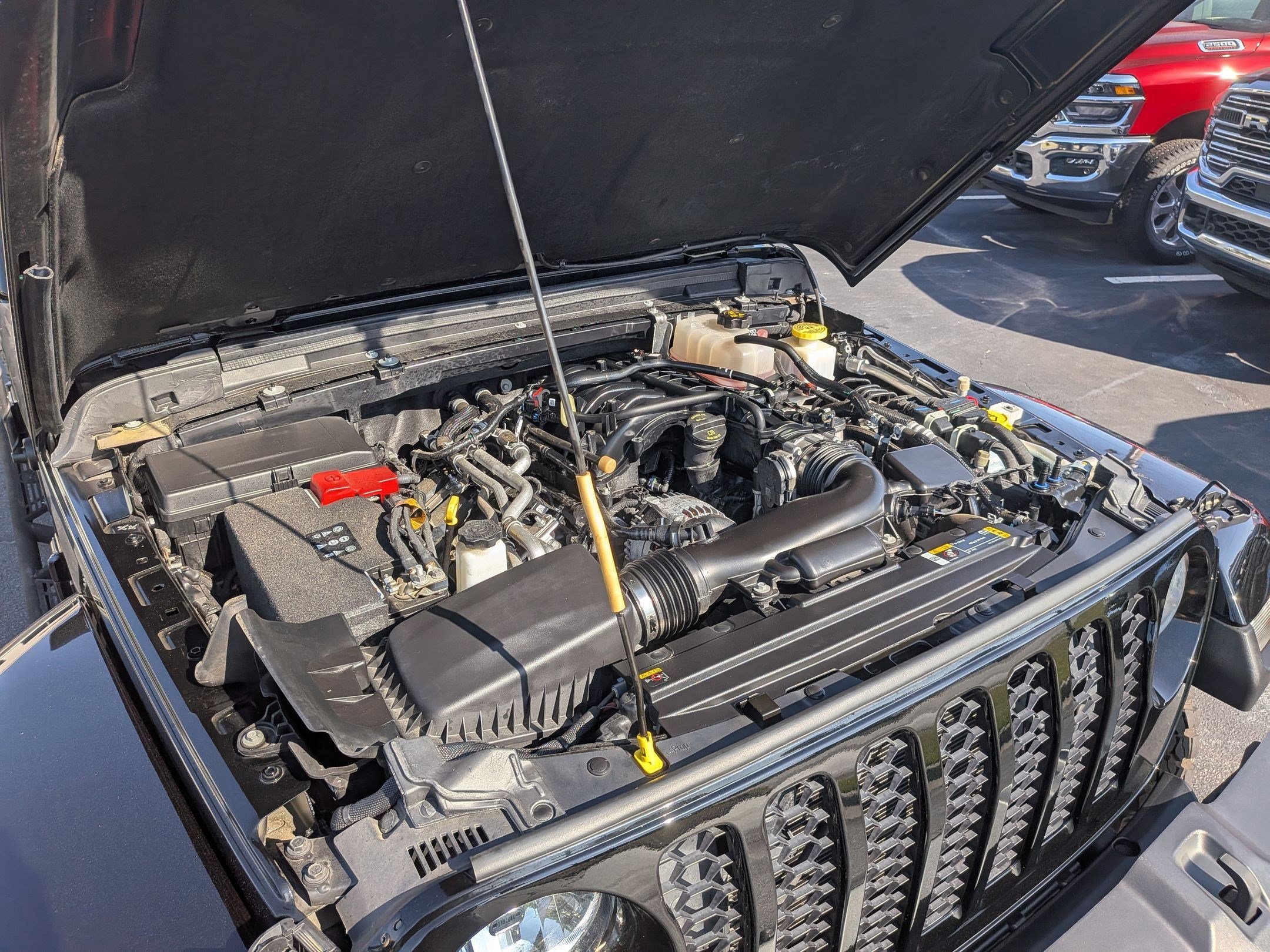 Used 2023 Jeep Gladiator Willys AWD/4WD image 37