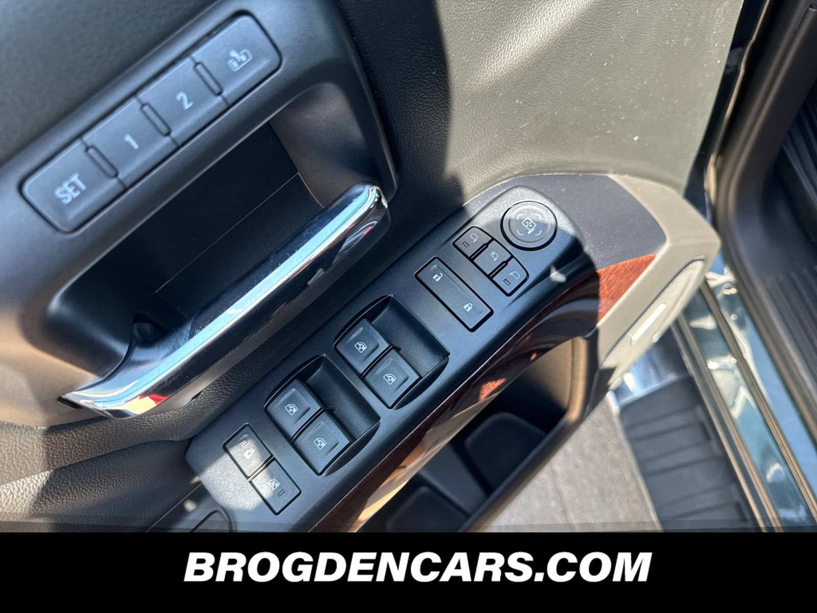 Used 2018 GMC Sierra 1500 SLT w/ SLT Premium Package AWD/4WD image 8