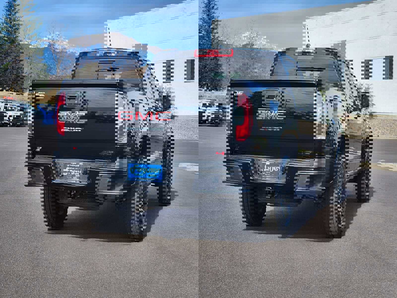 Used 2022 GMC Canyon AT4 image 3