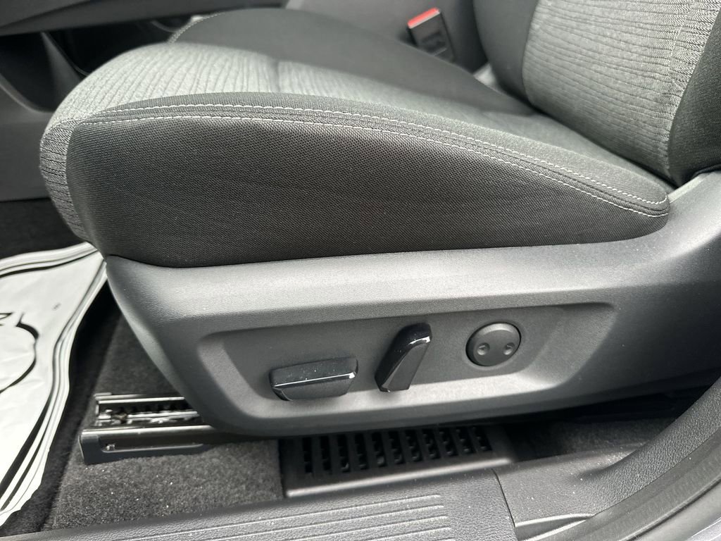 Used 2022 Nissan Rogue SV image 12