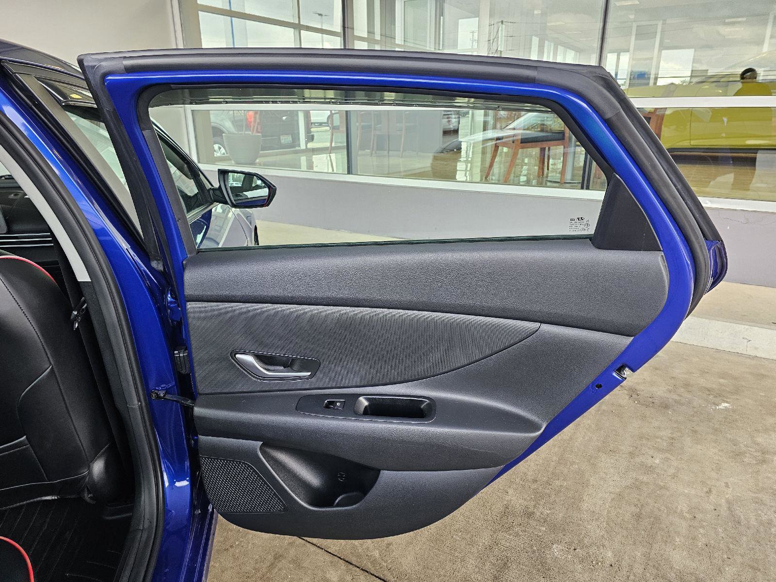 Used 2023 Hyundai Elantra SEL image 14