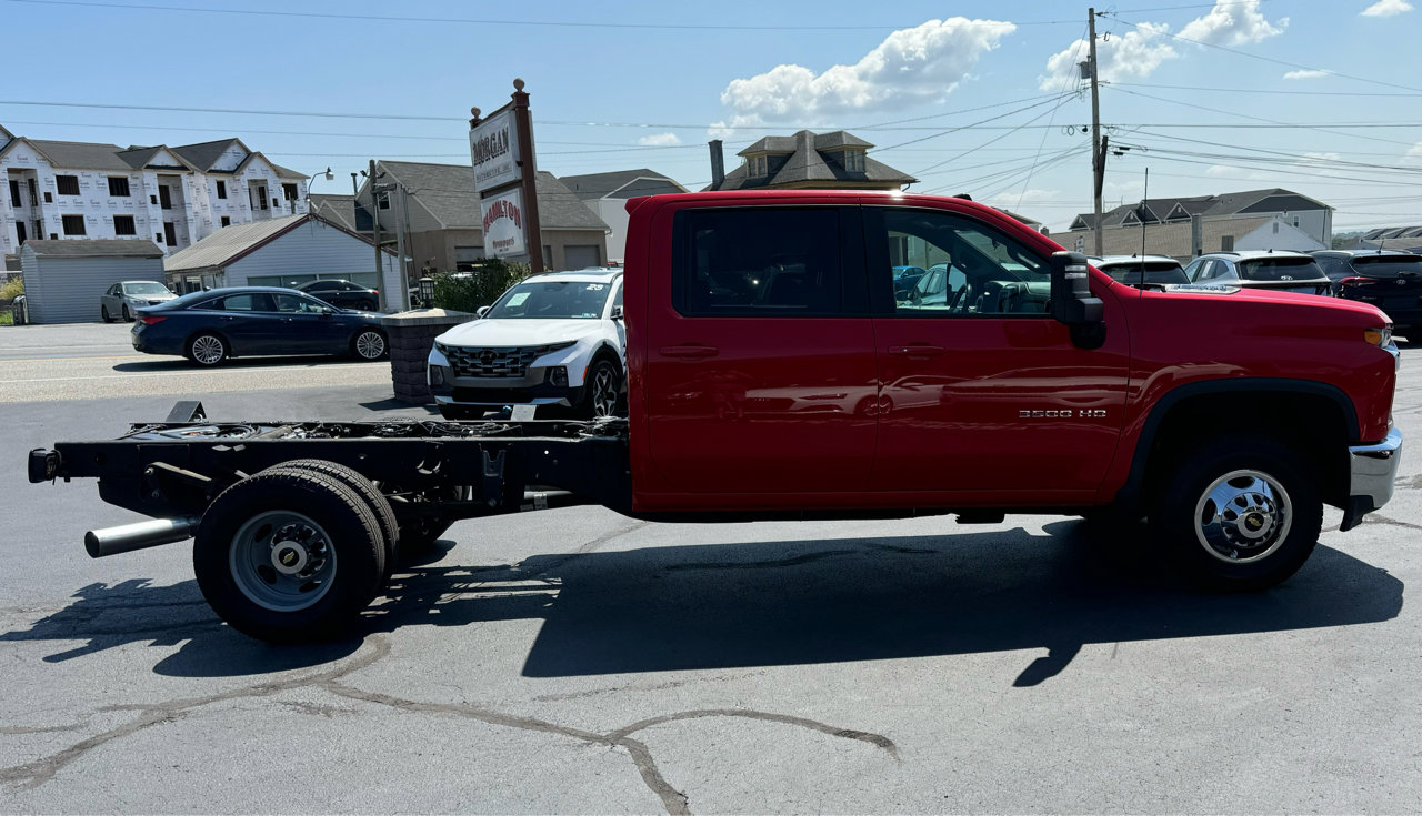 Used 2021 Chevrolet Silverado 3500 LT w/ Convenience Package image 6