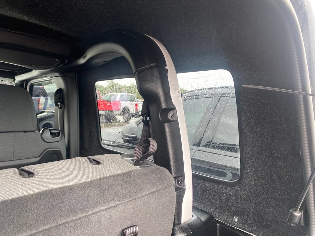 Used 2024 Jeep Wrangler Rubicon AWD/4WD image 30