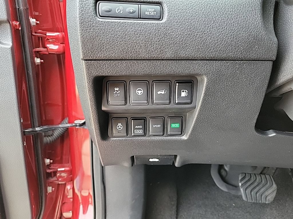 Used 2019 Nissan Rogue SL w/ Premium Package AWD/4WD image 32