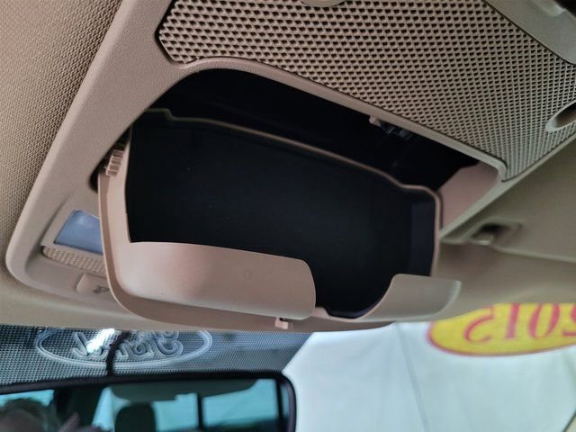 Used 2015 Ford F150 Lariat w/ Max Trailer Tow Package image 43