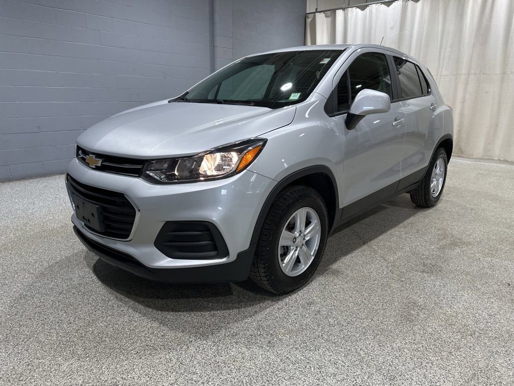 Used 2022 Chevrolet Trax LS w/ Tint and Cruise Package AWD/4WD image 4