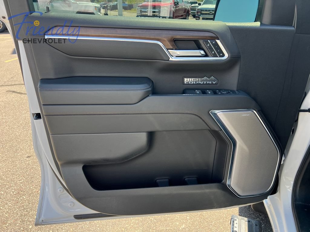 Certified 2023 Chevrolet Silverado 1500 High Country w/ High Country Premium Package AWD/4WD image 18