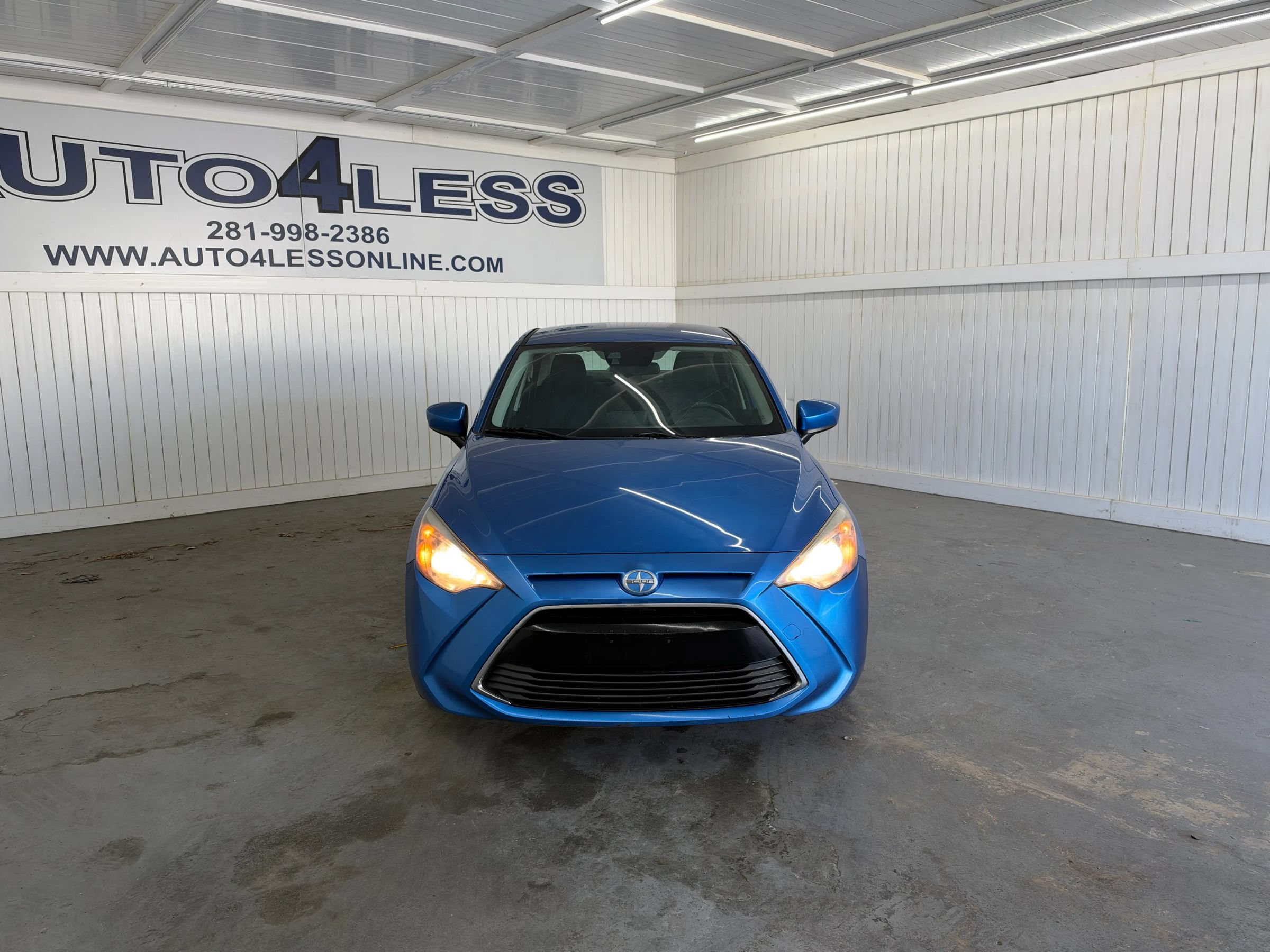 Used 2016 Scion iA FWD image 2