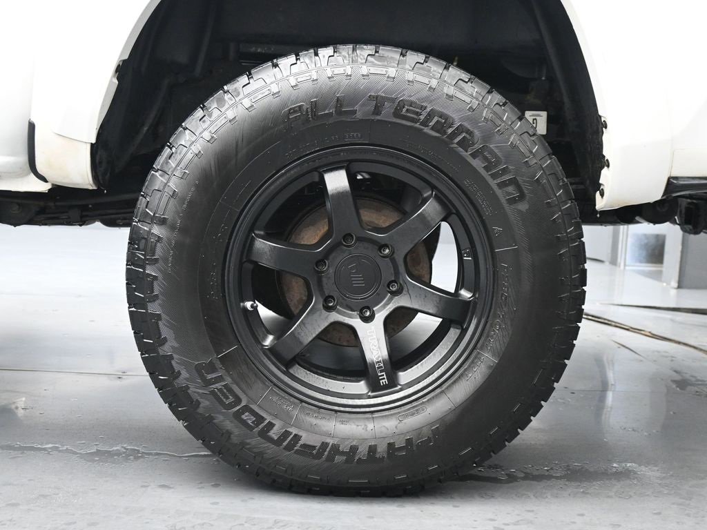 Used 2017 Toyota Tacoma SR5 w/ Tow Package image 12