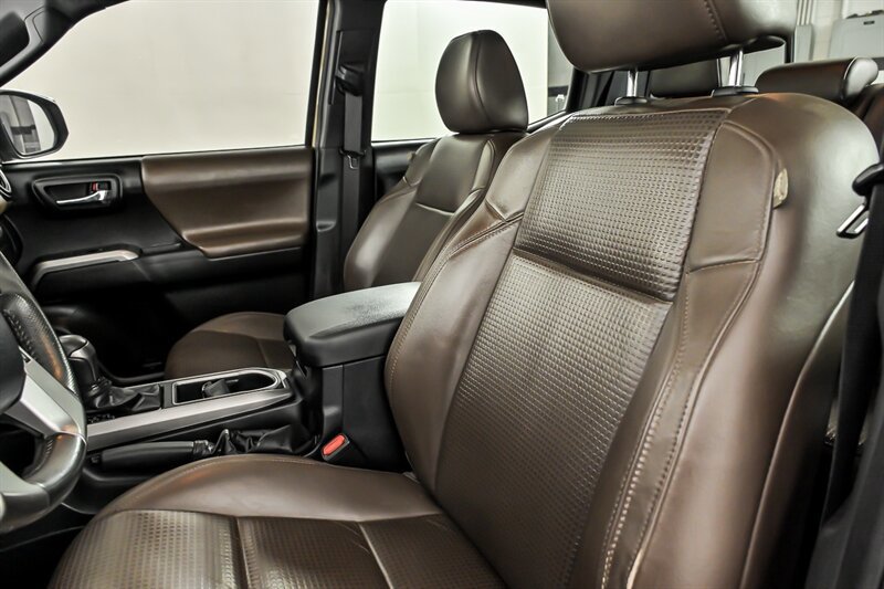 Used 2020 Toyota Tacoma Limited AWD/4WD image 14
