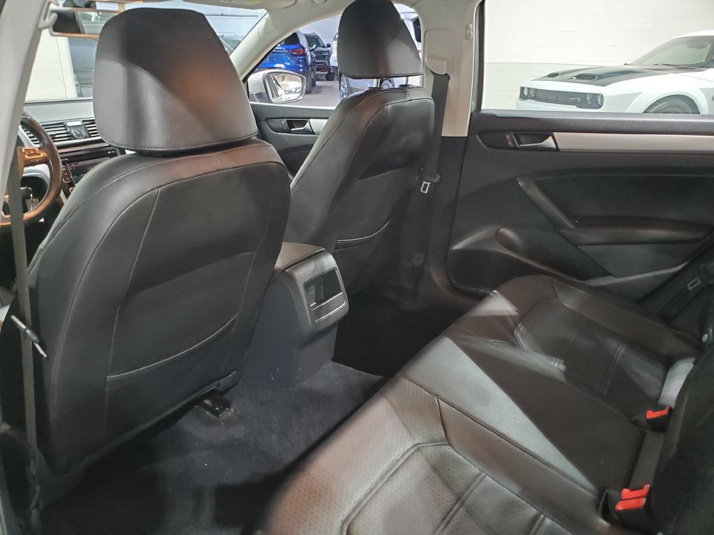 Used 2012 Volkswagen Passat 2.5 SE FWD image 21