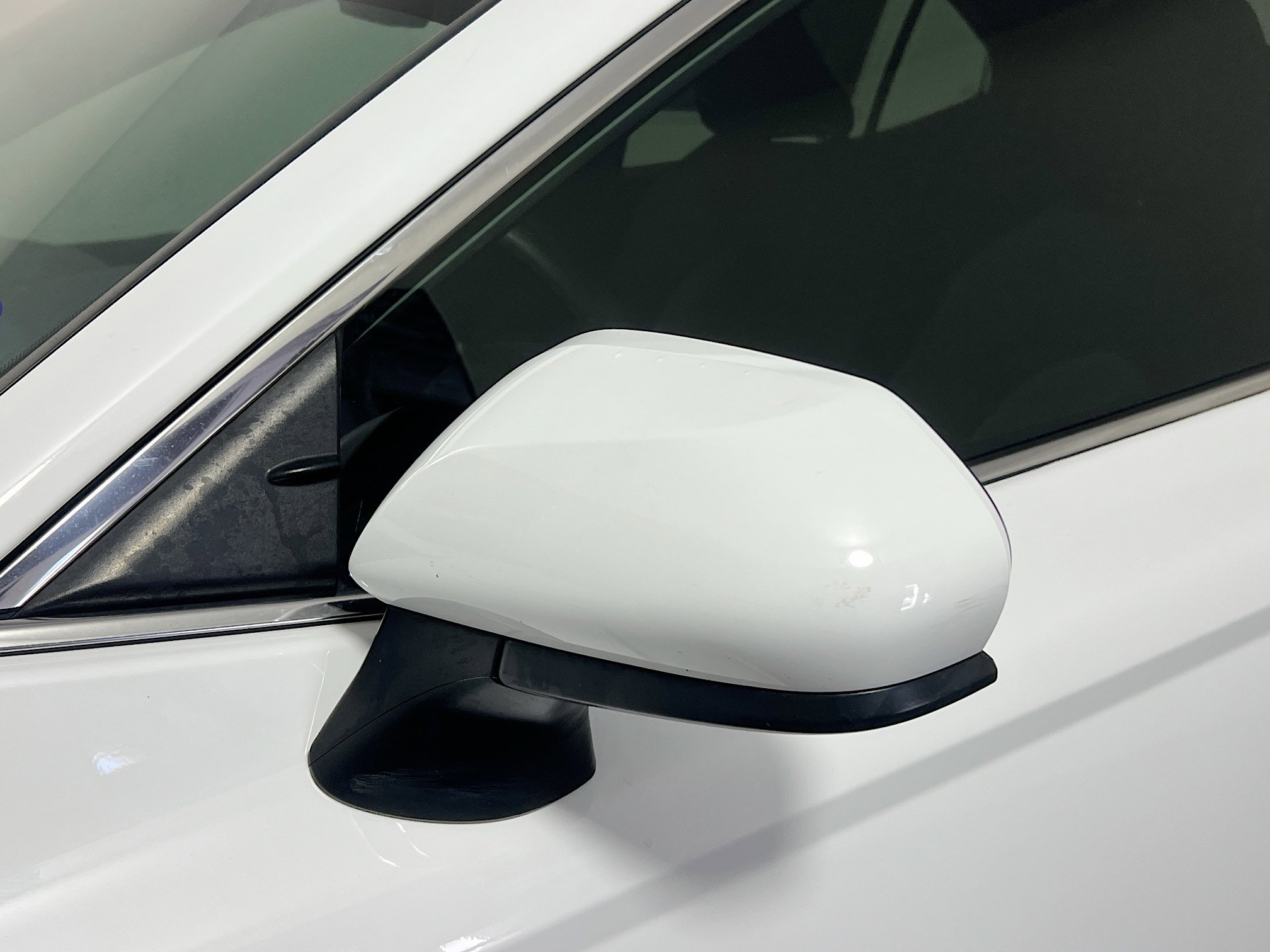 Used 2020 Toyota Camry L image 12