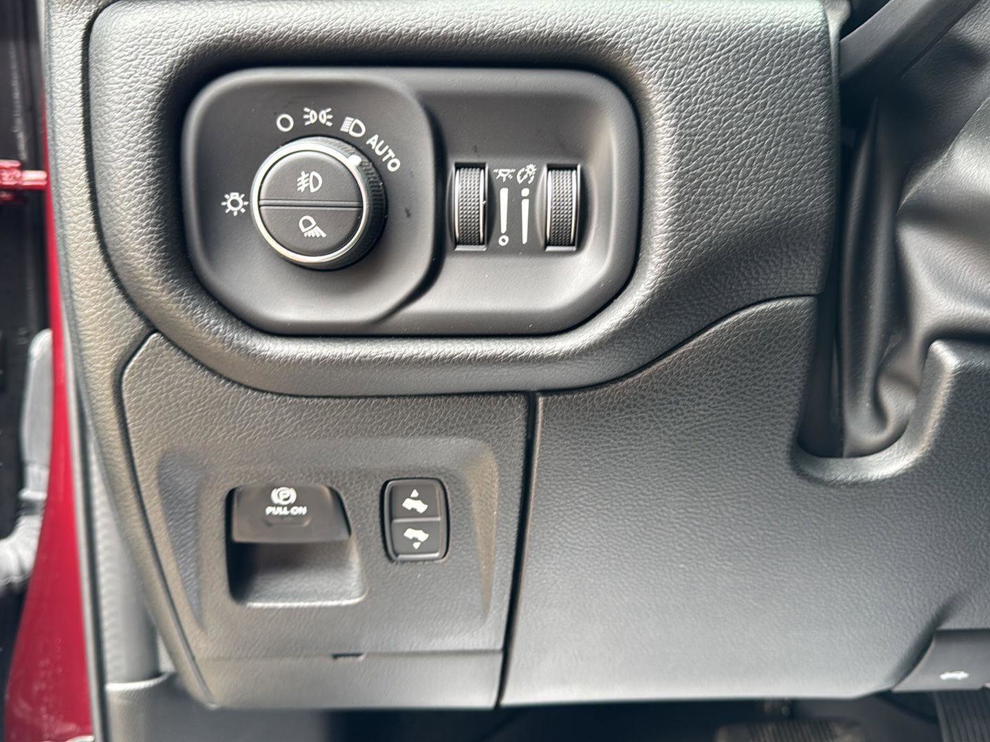 Used 2023 RAM 1500 Laramie image 13