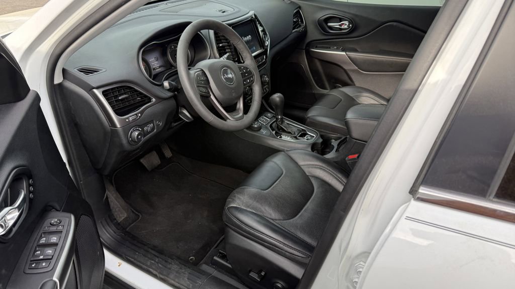 Used 2022 Jeep Cherokee Limited w/ Elite Package image 3