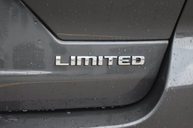 Used 2023 Jeep Grand Cherokee Limited RWD image 7