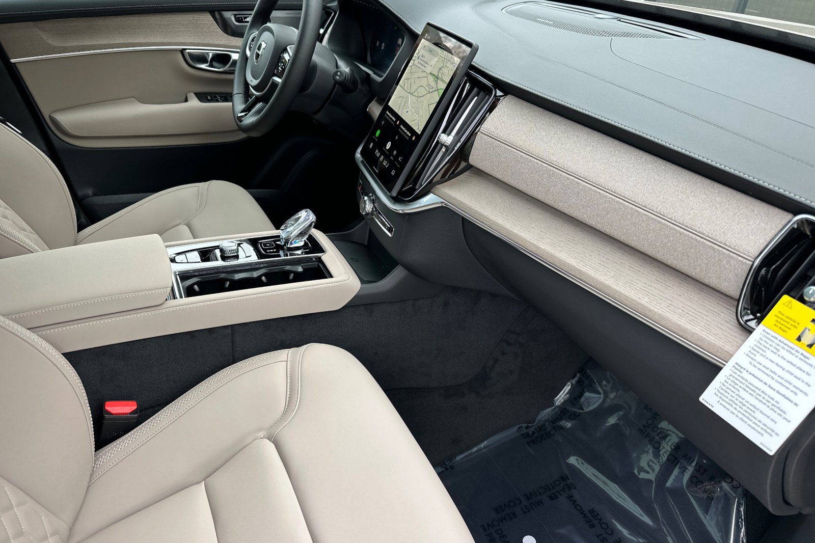 New 2026 Volvo XC90 T8 Plus AWD/4WD image 13