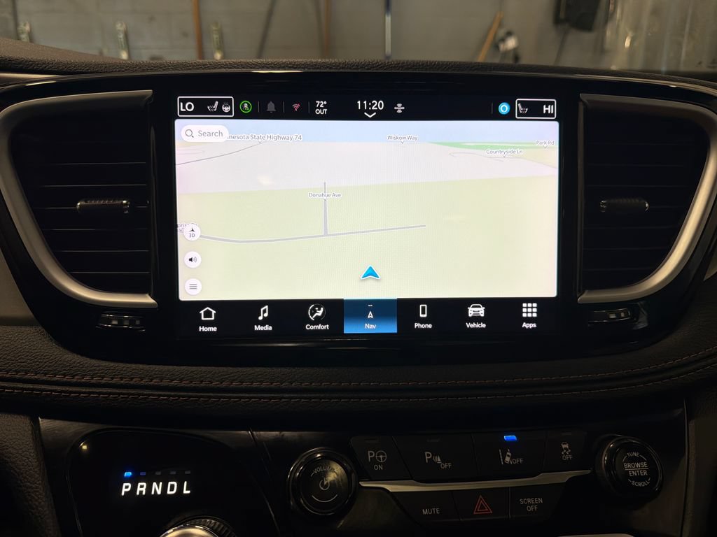 Used 2024 Chrysler Pacifica Pinnacle FWD image 9