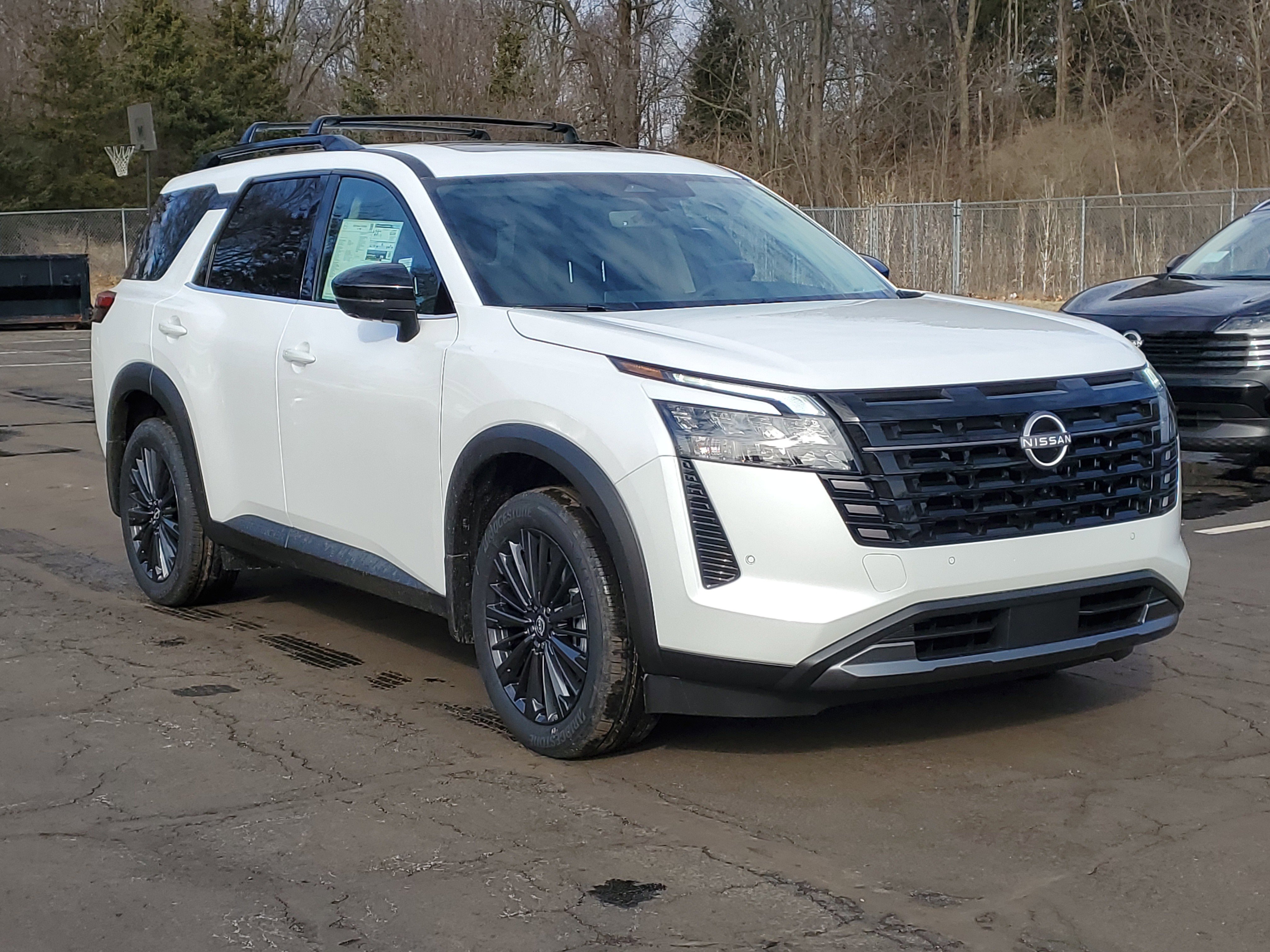 New 2026 Nissan Pathfinder SL w/ SL Premium Package image 2