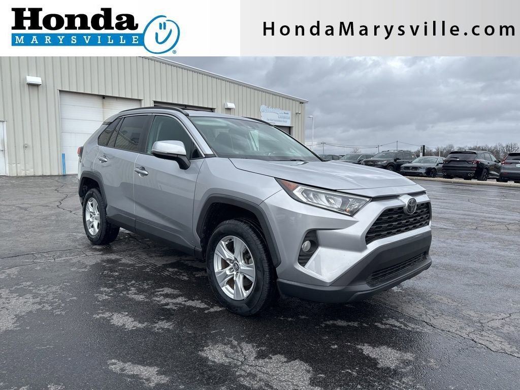 Used 2020 Toyota RAV4 XLE image 1