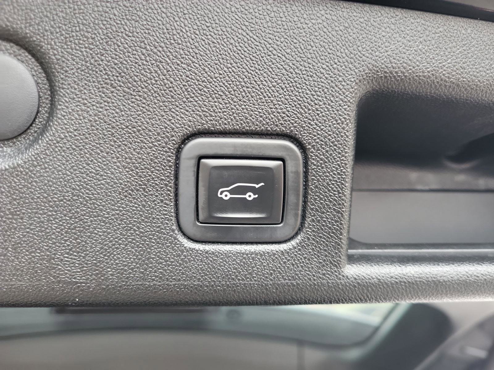 Used 2020 Chevrolet Equinox Premier image 22