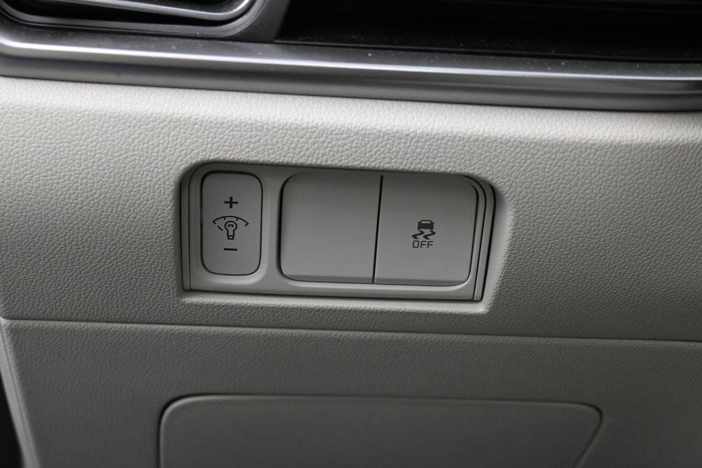 Used 2025 Kia Sorento S w/ Panoramic Sunroof Package FWD image 16