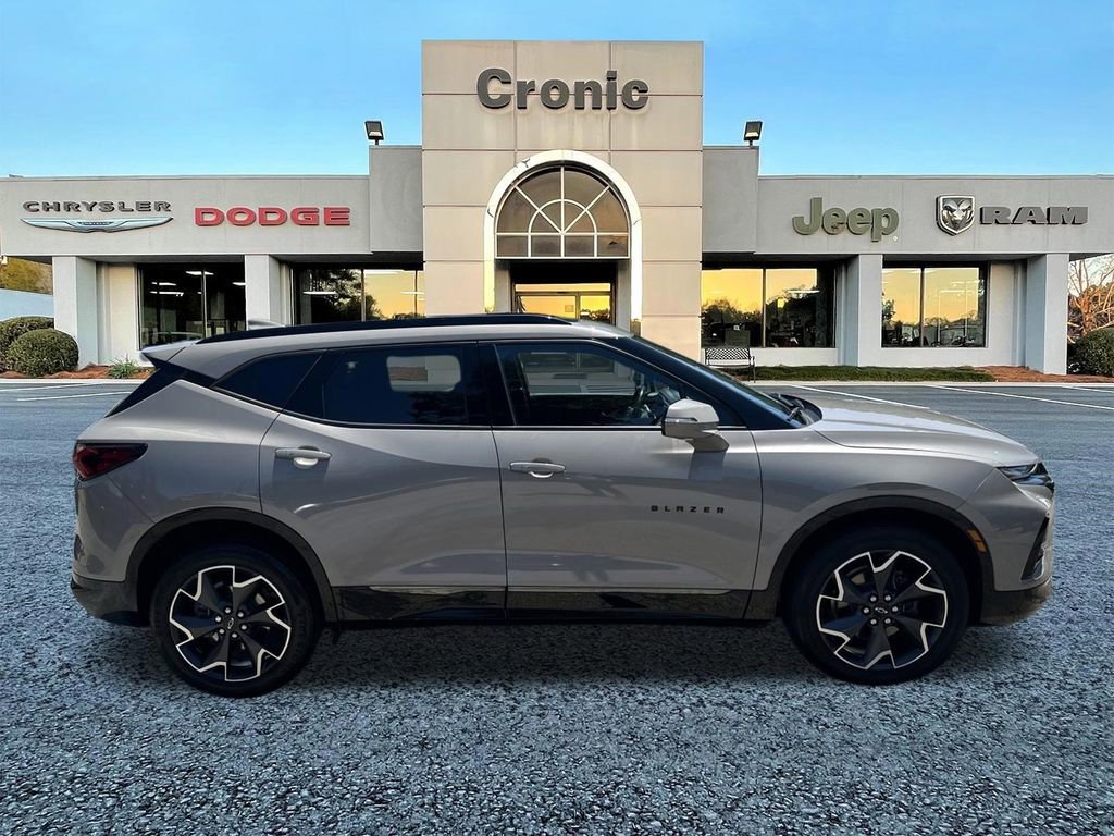 Used 2021 Chevrolet Blazer RS w/ Enhanced Convenience Package FWD image 2