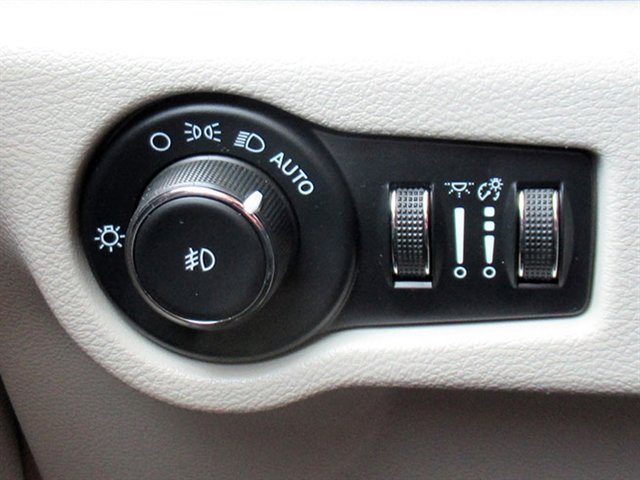 Used 2022 Chrysler Pacifica Limited image 35
