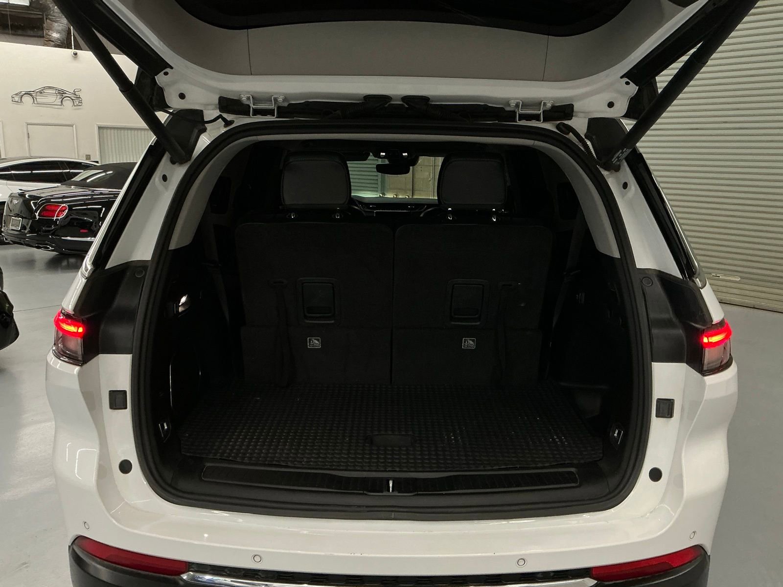 Used 2021 Jeep Grand Cherokee L Limited w/ MOPAR Finishing Package image 16