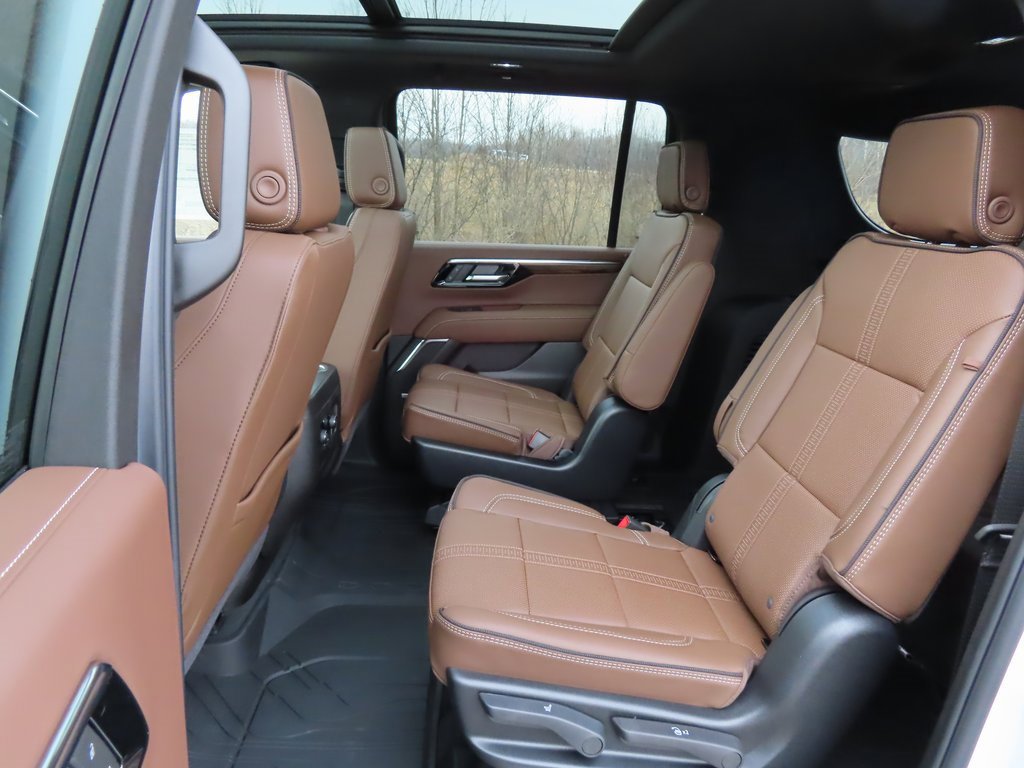 New 2026 Chevrolet Suburban High Country image 23